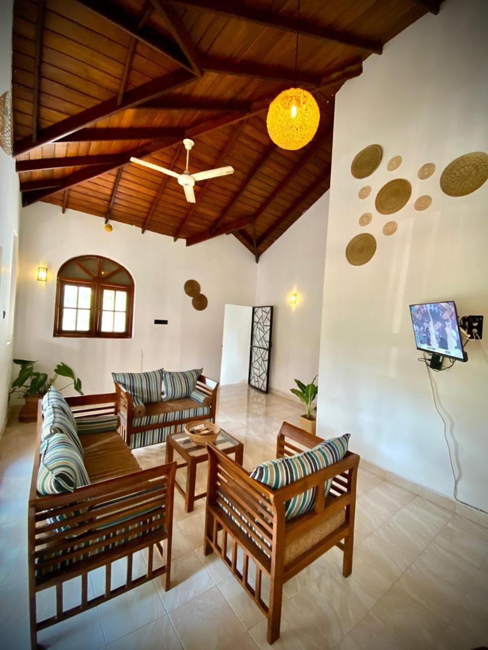 Kingcity Resort Anurâdhapura Extérieur photo